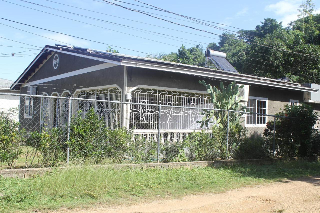 Ritashomeawayfromhome Ocho Rios Exterior foto