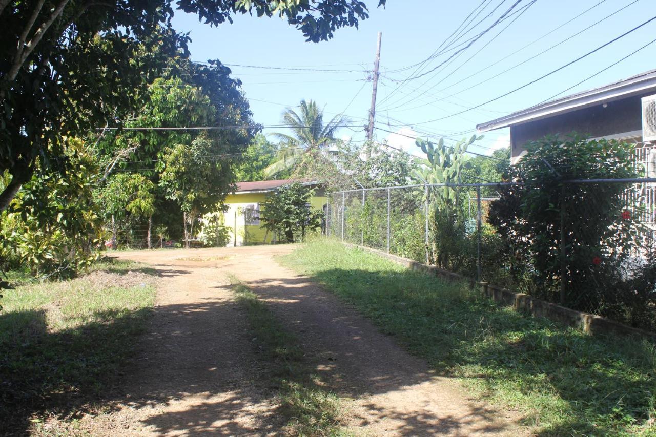 Ritashomeawayfromhome Ocho Rios Exterior foto